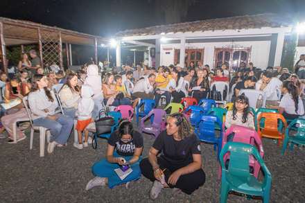 Familias Fares reunidas en la noche